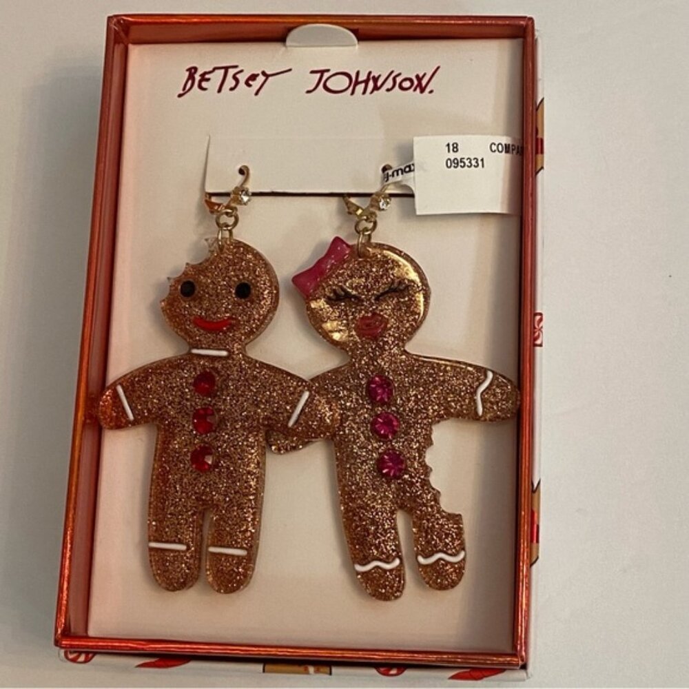 BETSEY JOHNSON NEW EARRINGS GINGERBREAD MAN & LADY BITE BROWN LUCITE DANGLE NIB